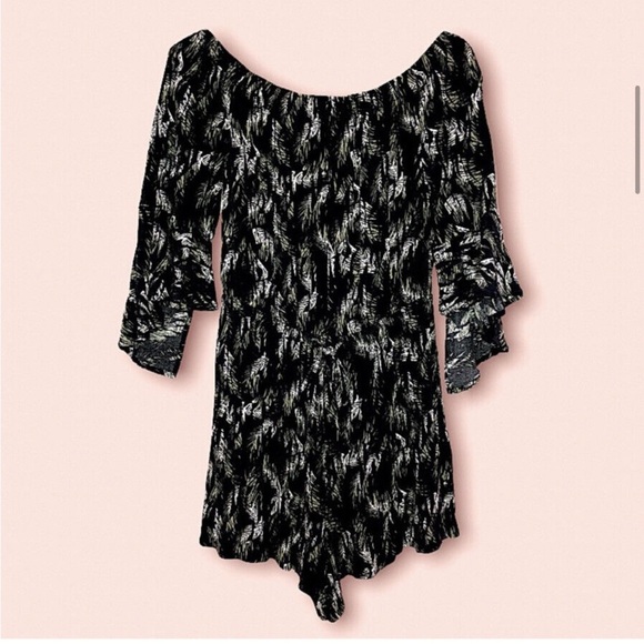 EXPRESS Off The Shoulder Black Green Leaf Tropical Romper. Small. - Picture 7 of 7
